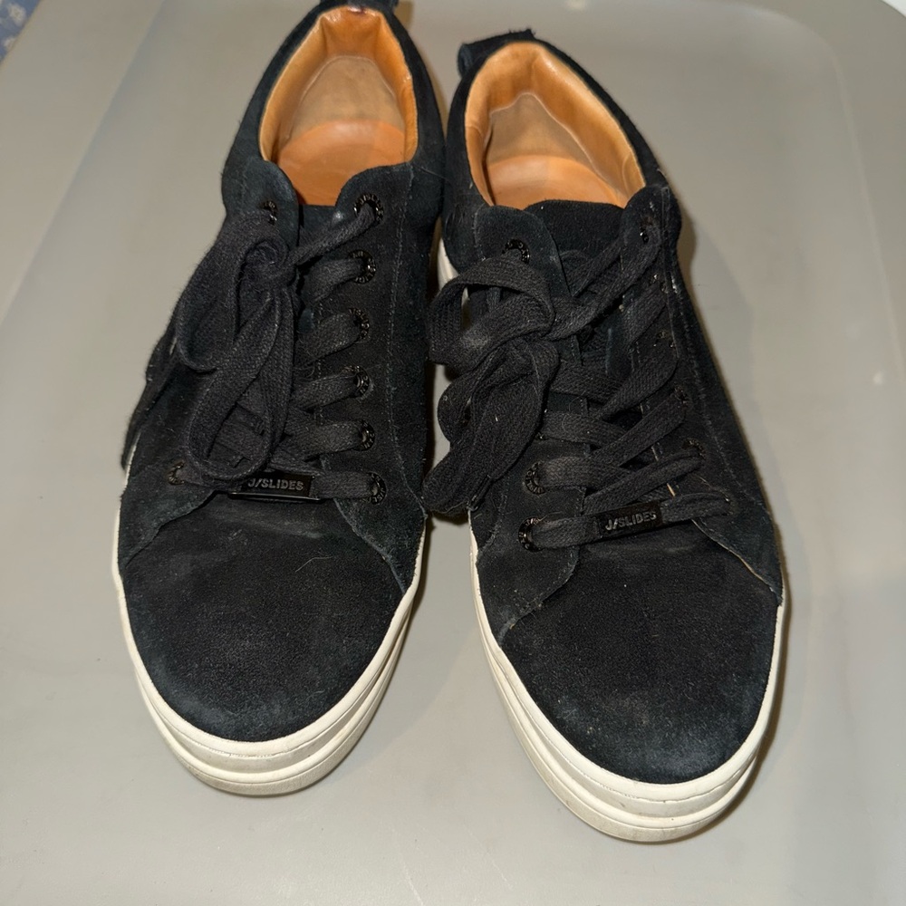 J/SLIDES Black Sneakers Classic Low-Top Design